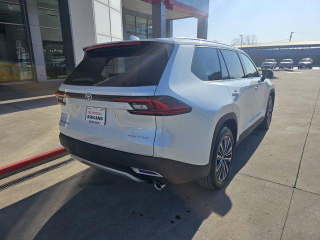 new 2026 Toyota Grand Highlander Hybrid car, priced at $62,003