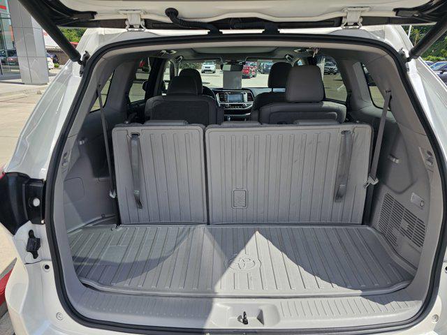 used 2018 Toyota Highlander car, priced at $30,990