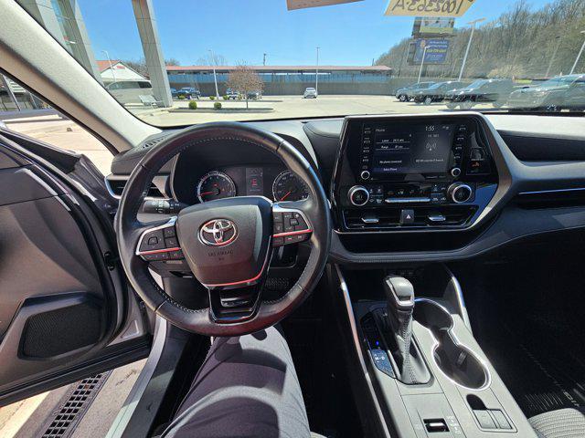 used 2020 Toyota Highlander car, priced at $24,990