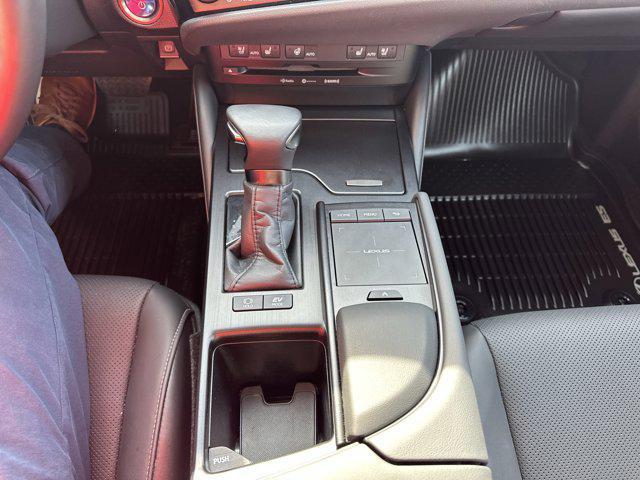used 2022 Lexus ES 300h car, priced at $39,990