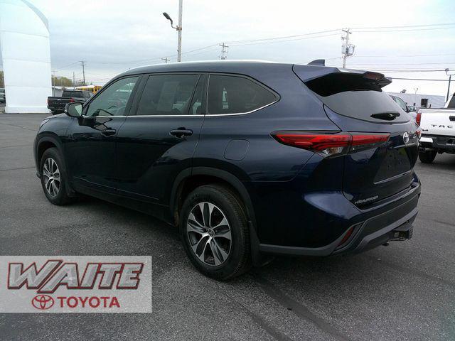 used 2022 Toyota Highlander car, priced at $34,800