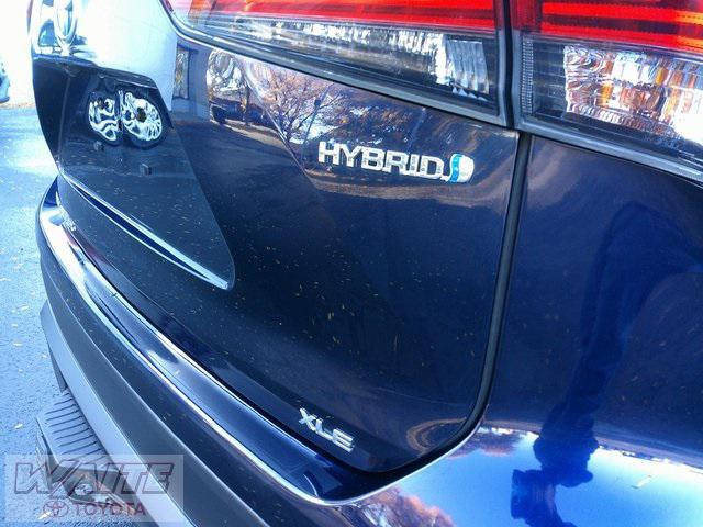 used 2021 Toyota Highlander Hybrid car, priced at $30,900