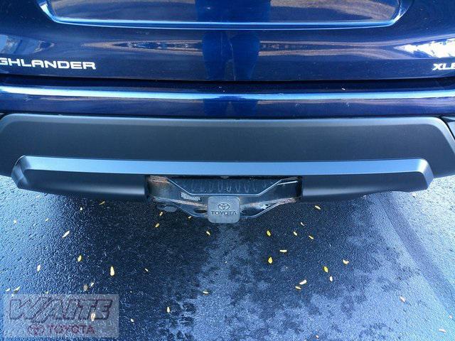 used 2021 Toyota Highlander Hybrid car, priced at $30,900