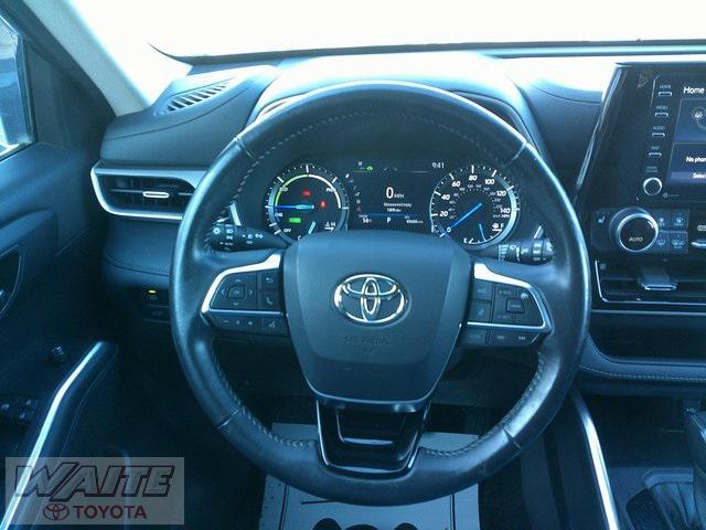 used 2021 Toyota Highlander Hybrid car, priced at $30,900
