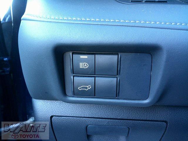 used 2021 Toyota Highlander Hybrid car, priced at $30,900