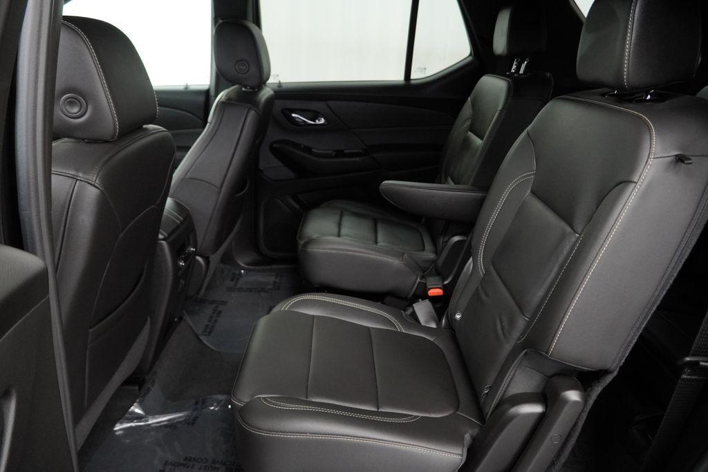 used 2023 Chevrolet Traverse car, priced at $33,872