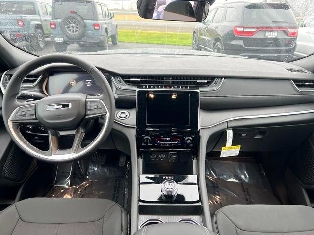 new 2025 Jeep Grand Cherokee car, priced at $37,370