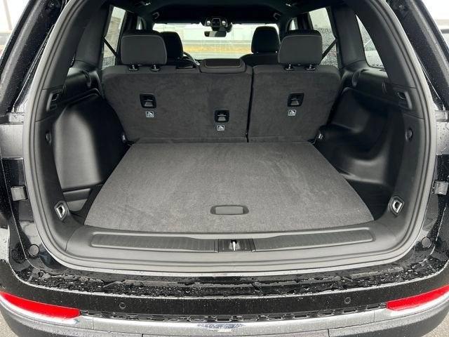 new 2025 Jeep Grand Cherokee car, priced at $37,370