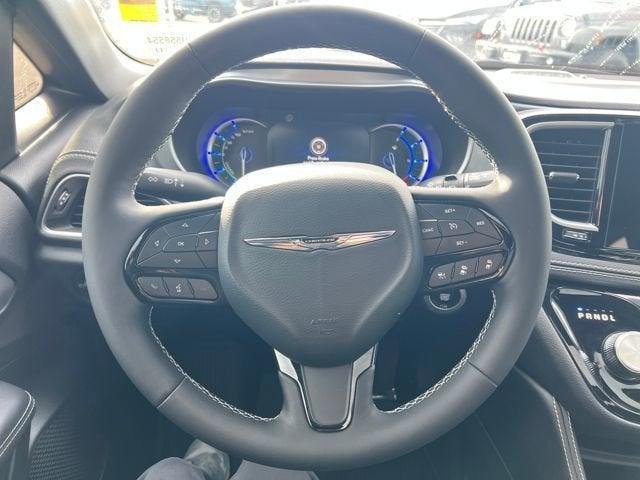 used 2025 Chrysler Pacifica Hybrid car, priced at $41,563