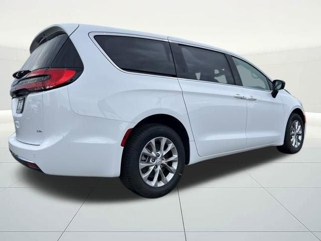 new 2026 Chrysler Pacifica car, priced at $43,415