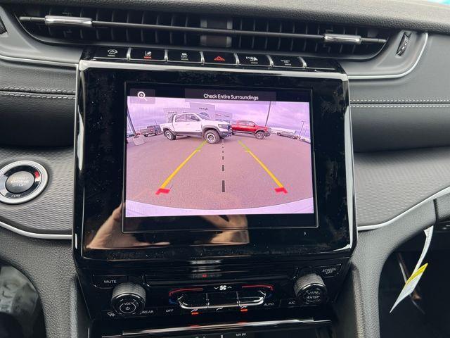 new 2025 Jeep Grand Cherokee car, priced at $37,275