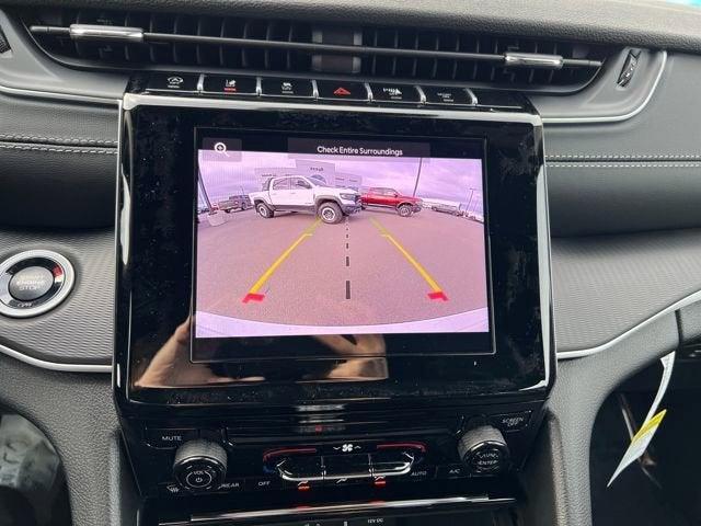 new 2025 Jeep Grand Cherokee car, priced at $38,275