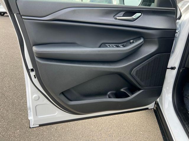 new 2025 Jeep Grand Cherokee car, priced at $37,275