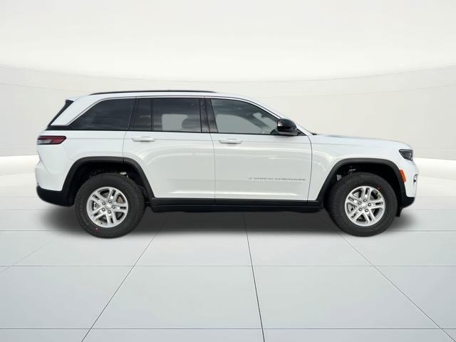 new 2025 Jeep Grand Cherokee car, priced at $37,275