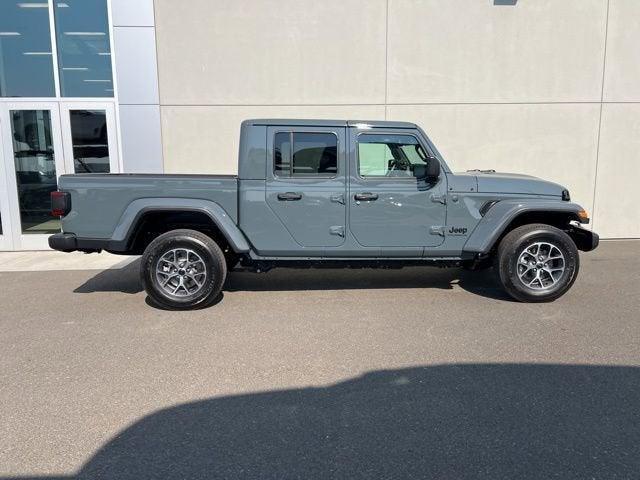 new 2025 Jeep Gladiator car, priced at $45,855