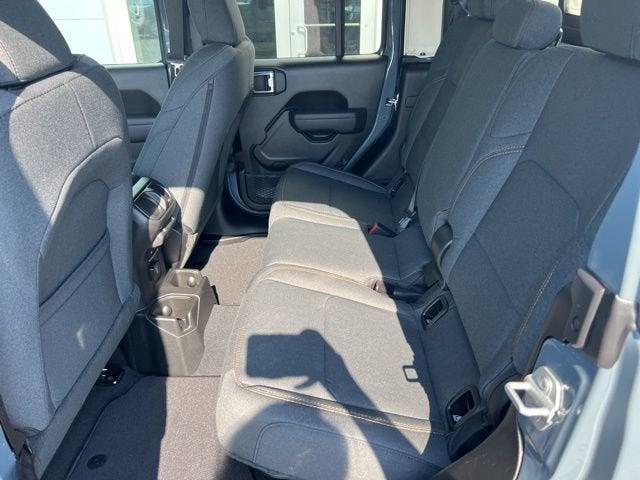 new 2025 Jeep Gladiator car, priced at $45,855