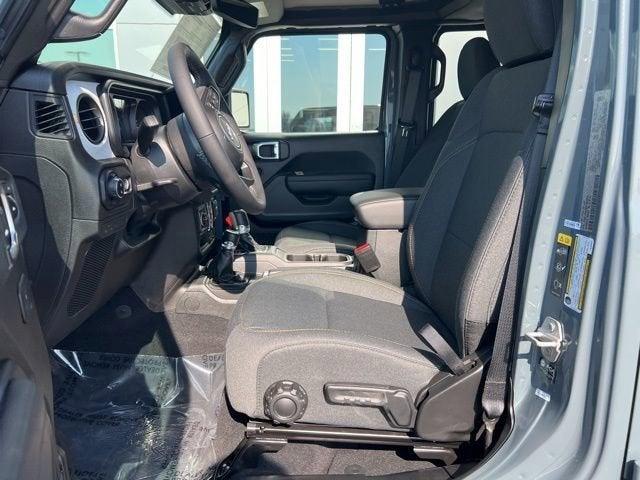 new 2025 Jeep Gladiator car, priced at $45,855