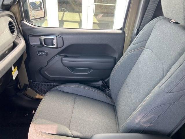 new 2025 Jeep Gladiator car, priced at $47,855