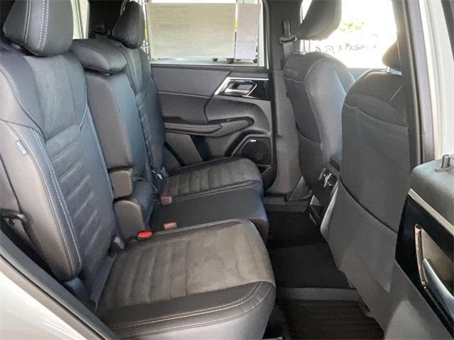 new 2025 Mitsubishi Outlander car, priced at $48,755