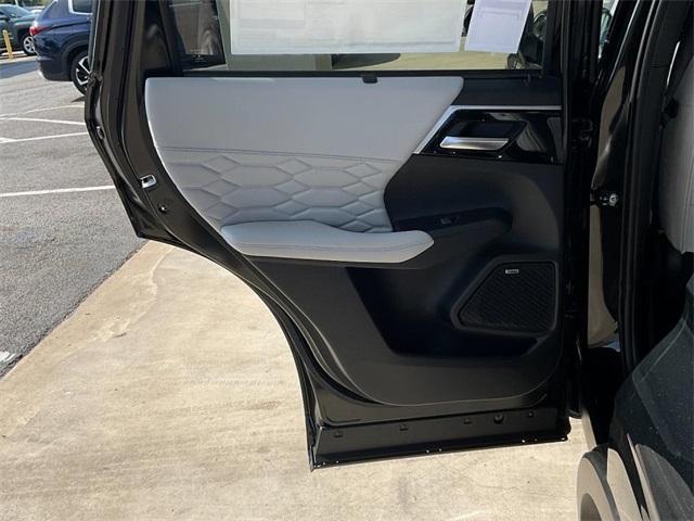 new 2025 Mitsubishi Outlander PHEV car, priced at $55,705