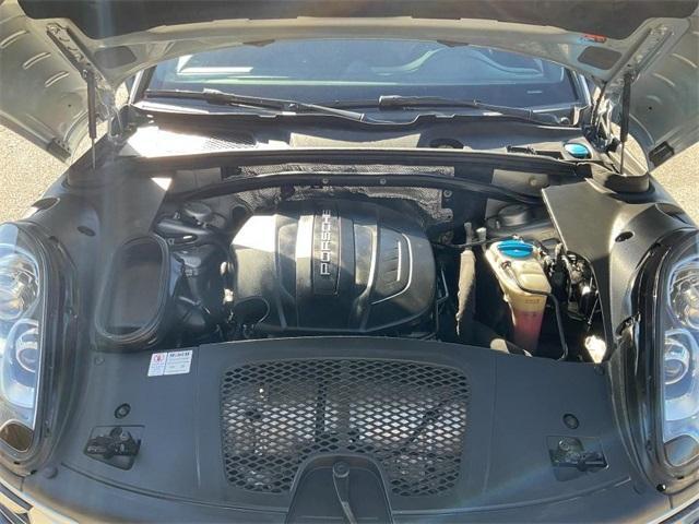 used 2017 Porsche Macan car