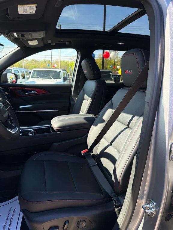 new 2026 Chevrolet Traverse car, priced at $58,155