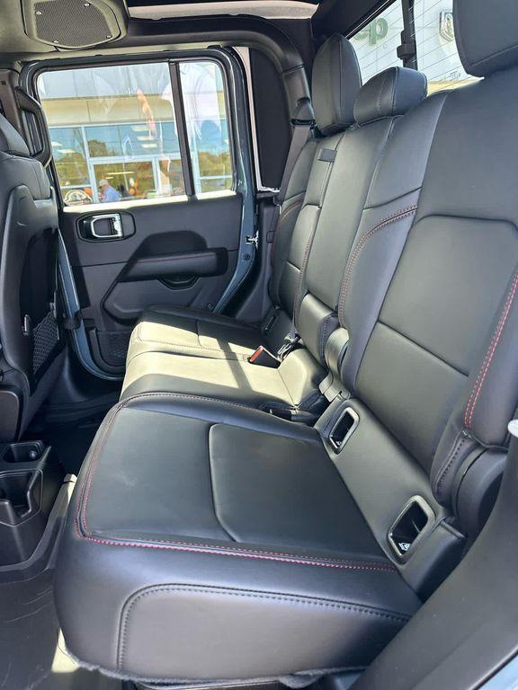 new 2025 Jeep Gladiator car, priced at $61,190