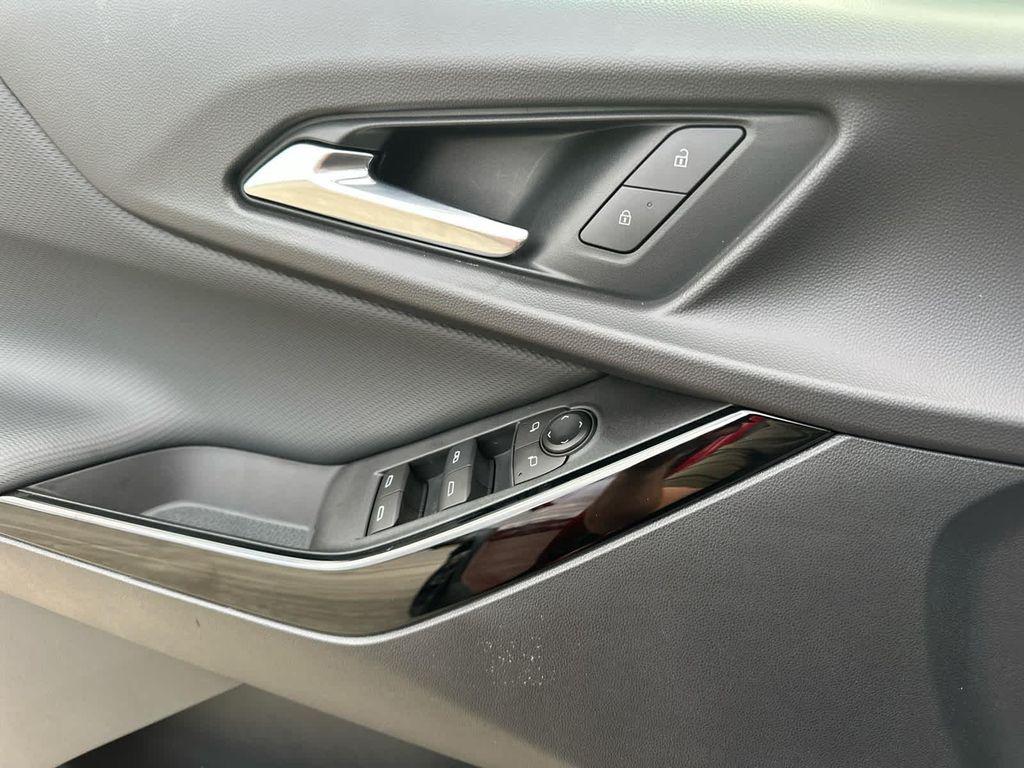 used 2025 Chevrolet Equinox car, priced at $35,588