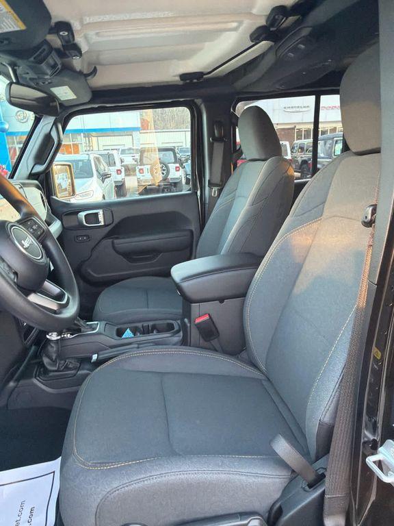 new 2026 Jeep Wrangler car, priced at $44,275