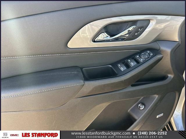 used 2023 Chevrolet Traverse car, priced at $29,899