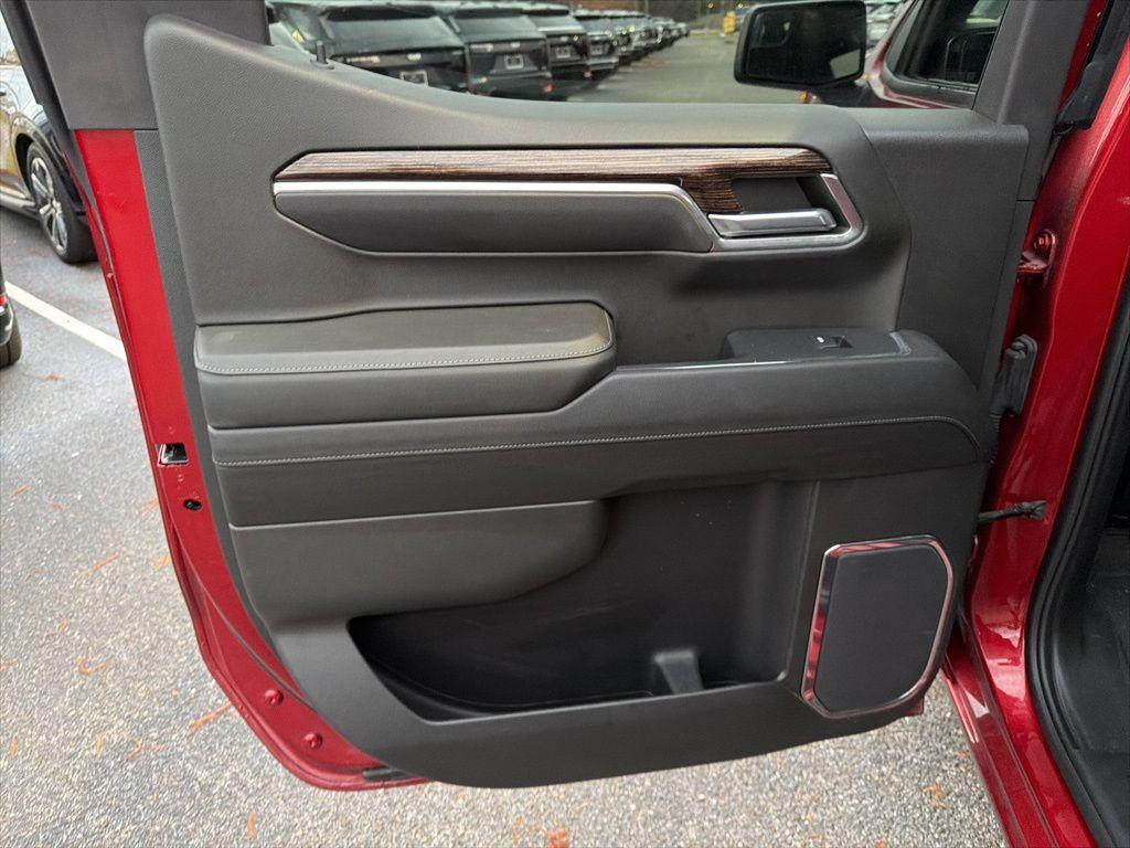 used 2024 GMC Sierra 1500 car, priced at $44,900