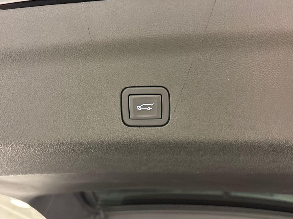 used 2023 GMC Yukon XL car, priced at $59,750