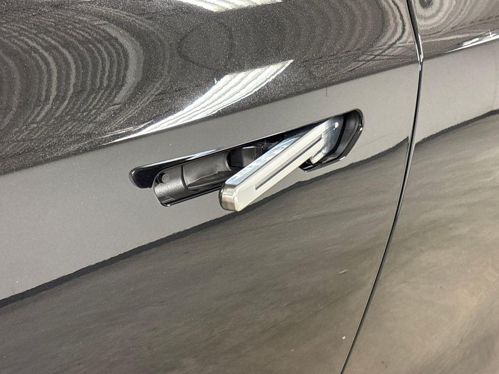 new 2026 Cadillac VISTIQ car, priced at $92,215