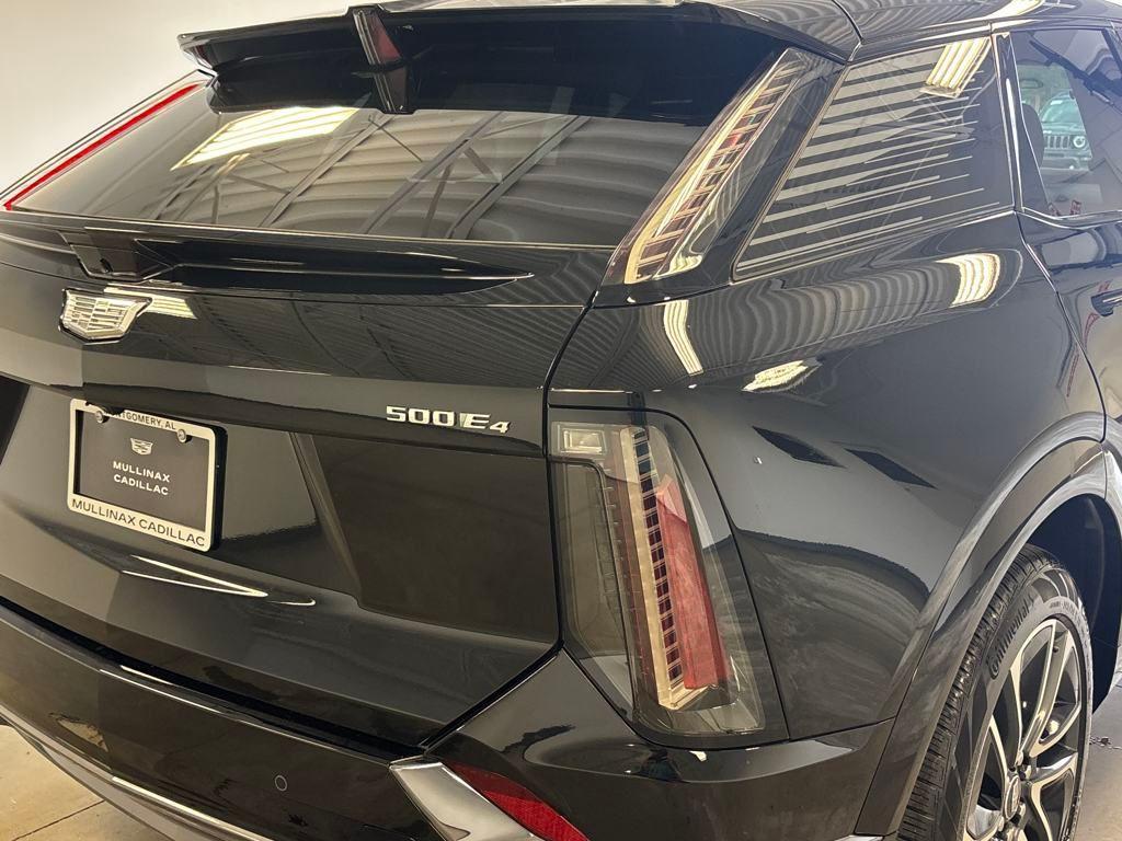 new 2025 Cadillac OPTIQ car, priced at $52,005