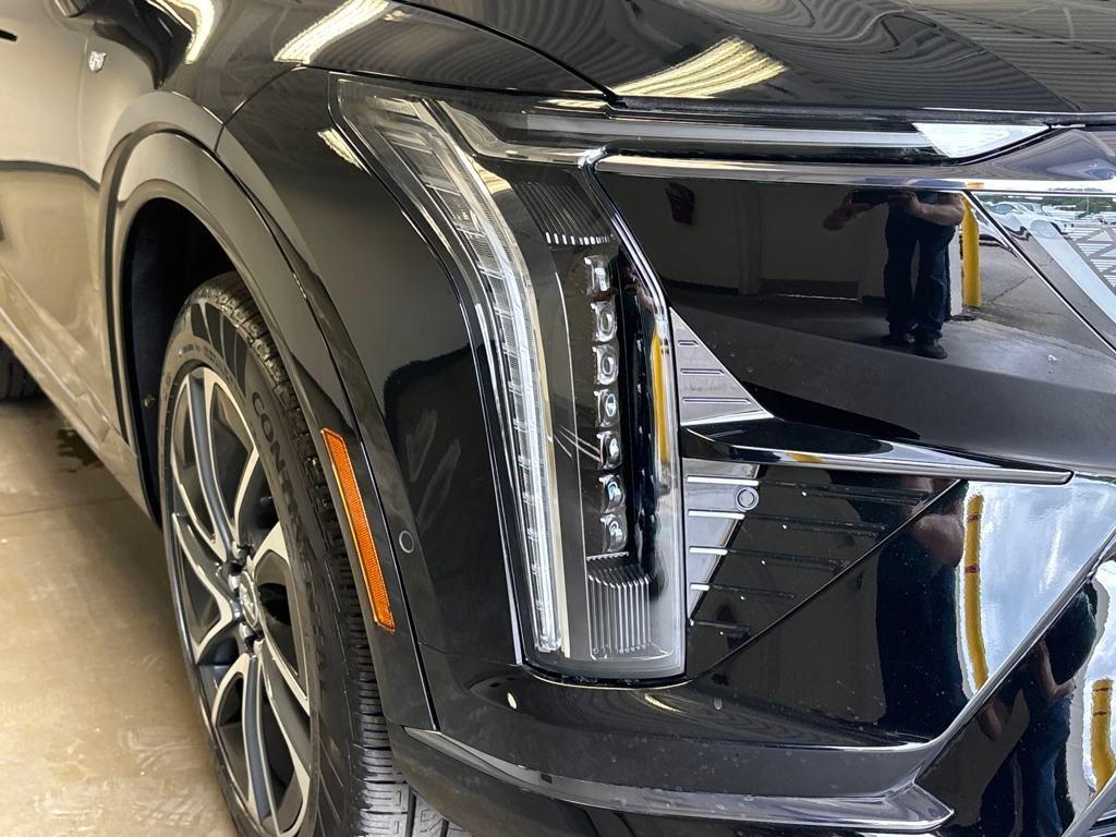 new 2025 Cadillac OPTIQ car, priced at $52,005