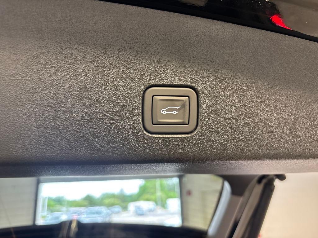 new 2025 Cadillac OPTIQ car, priced at $52,005