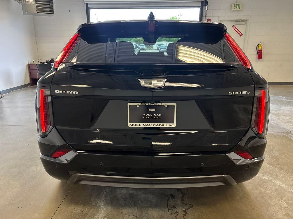 new 2025 Cadillac OPTIQ car, priced at $52,005