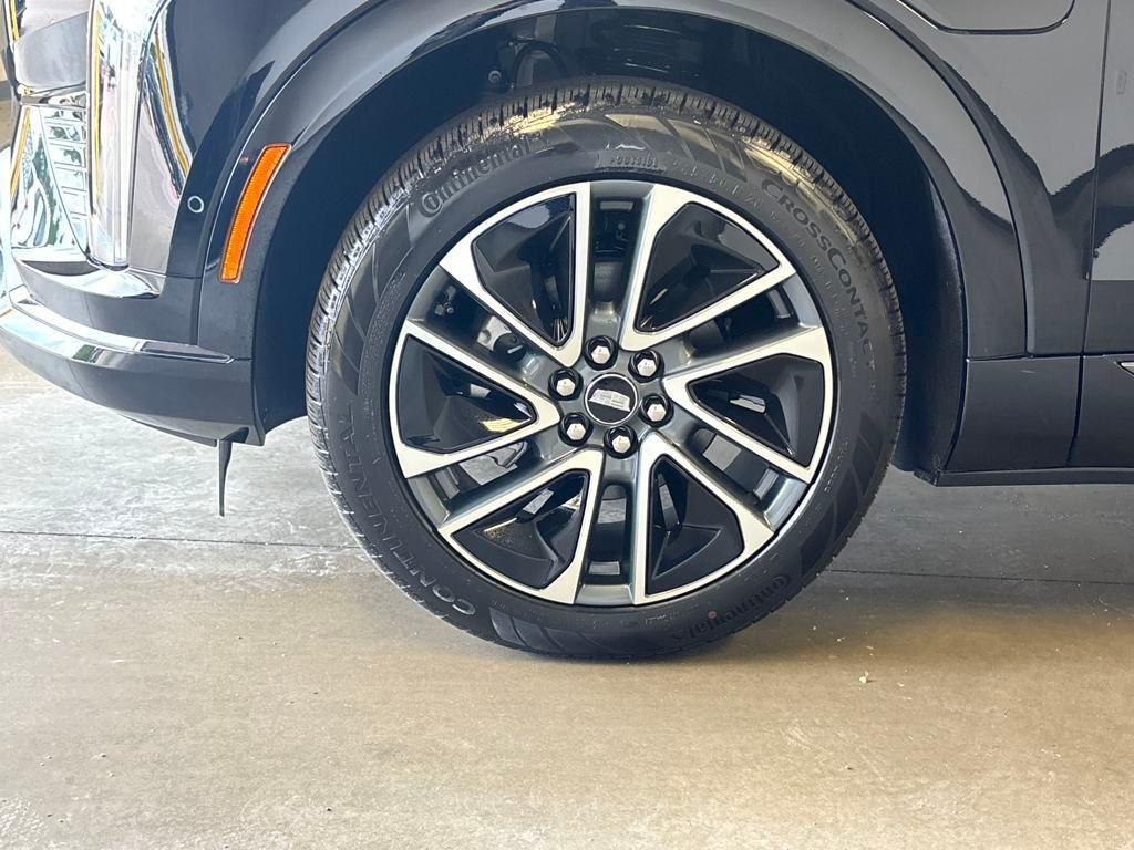 new 2025 Cadillac OPTIQ car, priced at $52,005