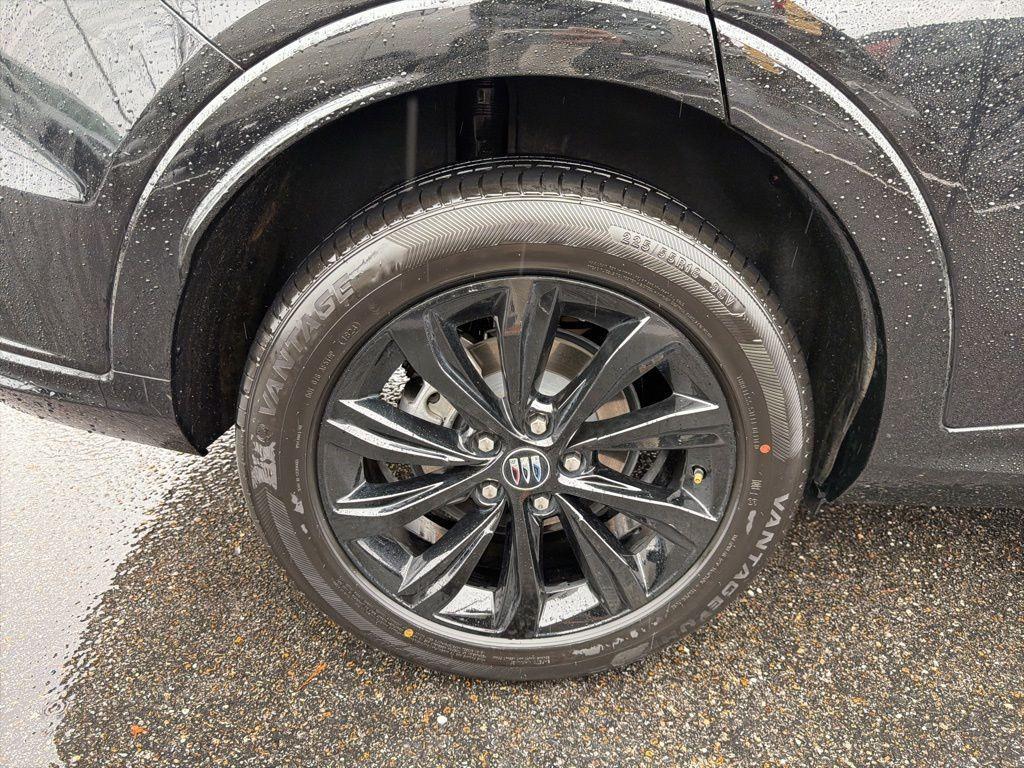 used 2025 Buick Envista car, priced at $24,000