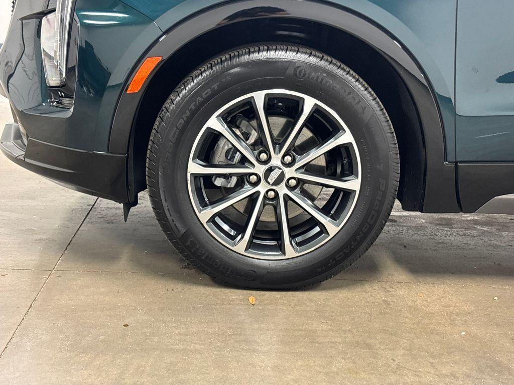 used 2025 Cadillac XT4 car, priced at $38,900