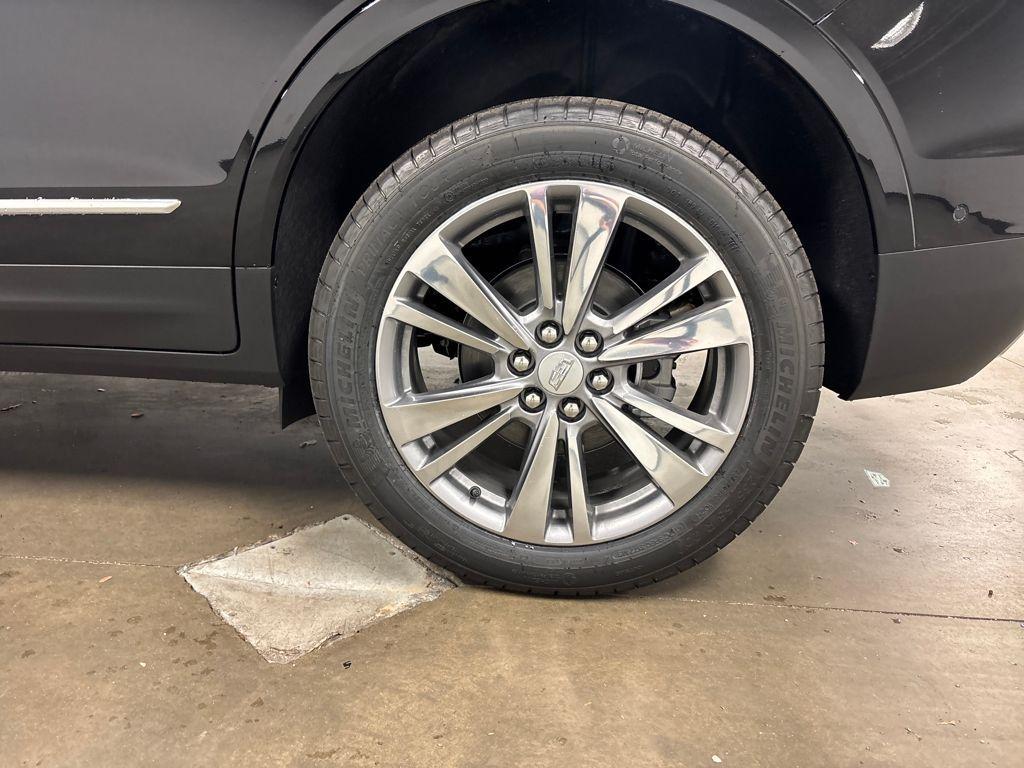 new 2026 Cadillac XT5 car, priced at $58,770