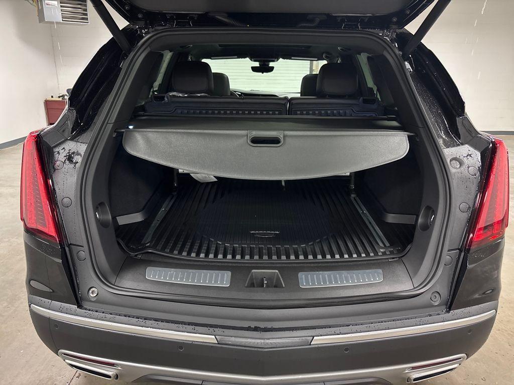 new 2026 Cadillac XT5 car, priced at $58,770