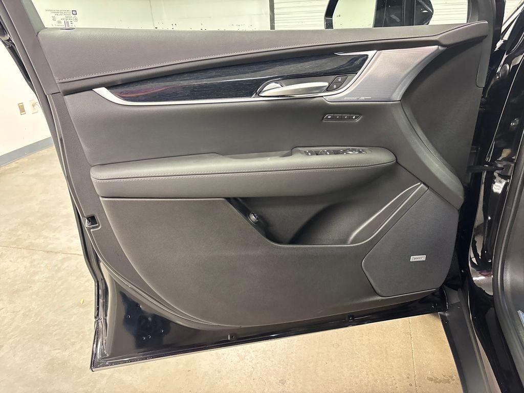 new 2026 Cadillac XT5 car, priced at $58,770