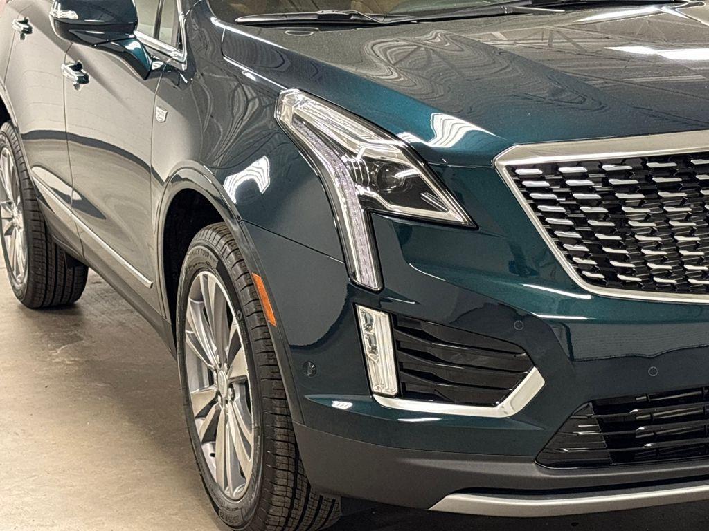 new 2026 Cadillac XT5 car, priced at $58,197