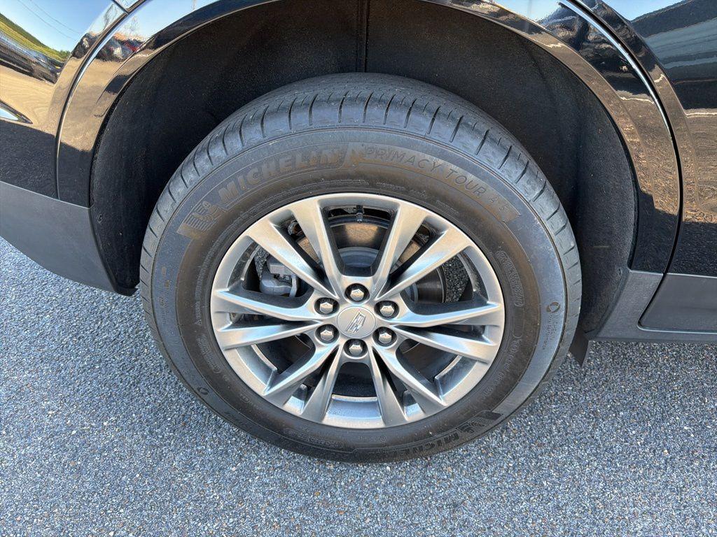 used 2023 Cadillac XT5 car, priced at $37,917
