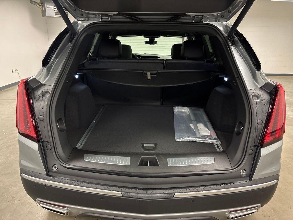 new 2026 Cadillac XT5 car, priced at $60,145