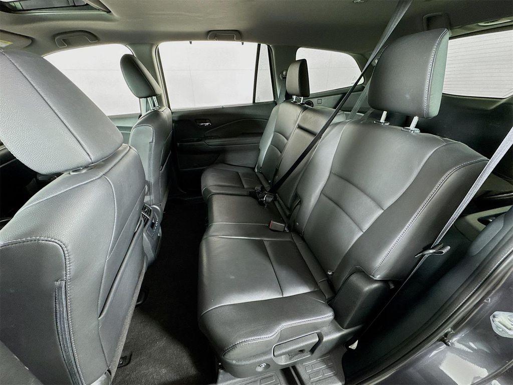 used 2022 Honda Pilot car, priced at $28,990