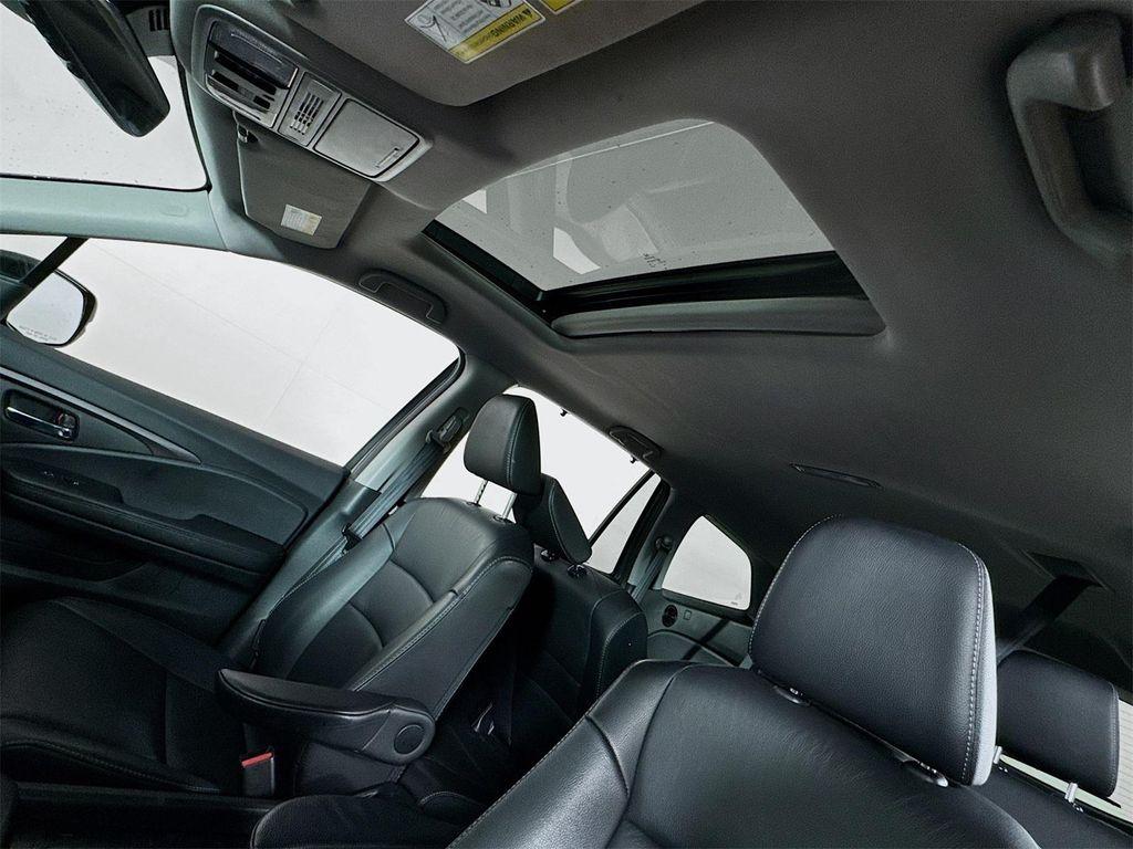 used 2022 Honda Pilot car, priced at $28,990