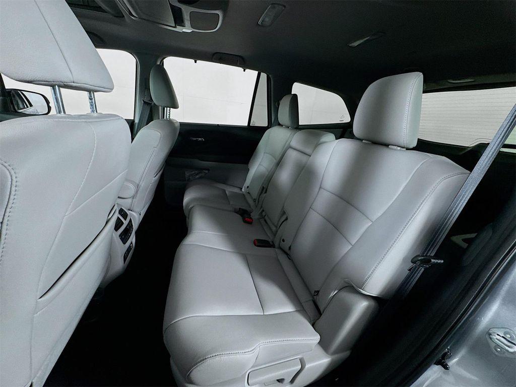 used 2022 Honda Pilot car, priced at $33,490