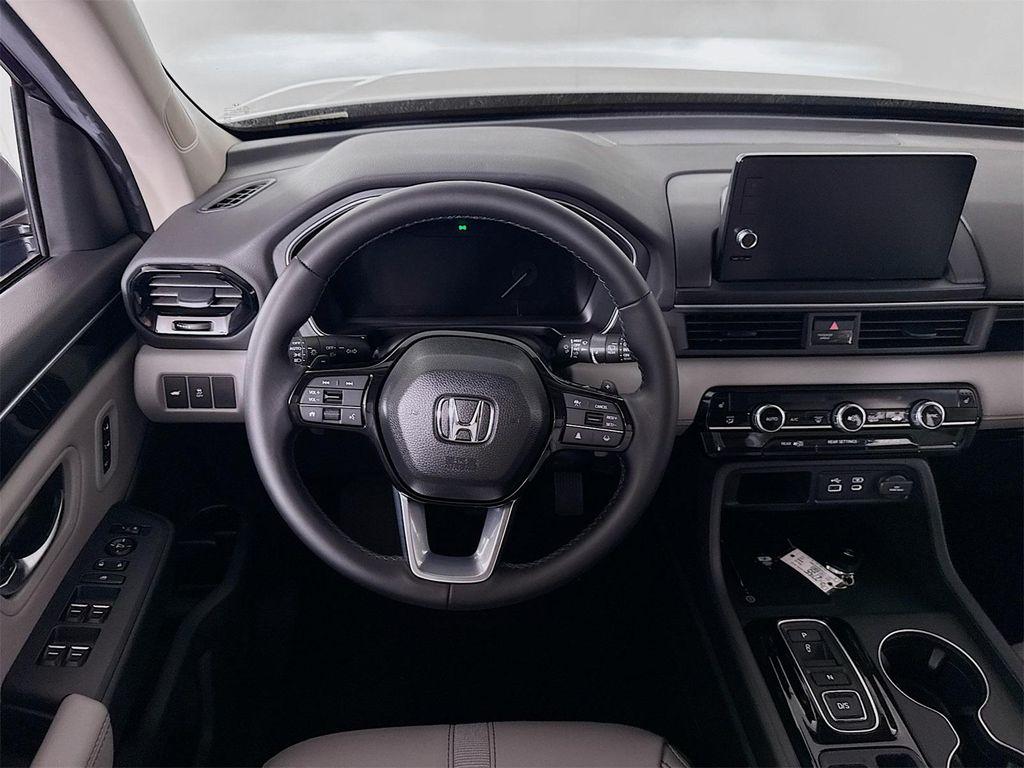 used 2025 Honda Pilot car, priced at $44,990